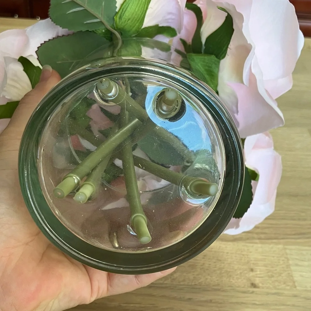 Elegant Pink Rose Arrangement in Glass Vase